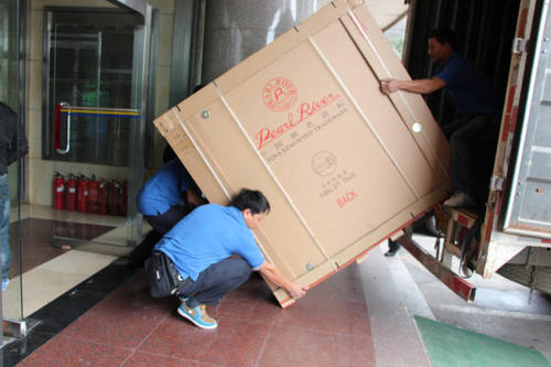 岑溪钢琴贵重工艺品无忧运